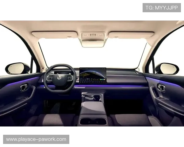 零跑C16后排娱乐屏体验游戏乐趣全新升级驾乘互动新时代